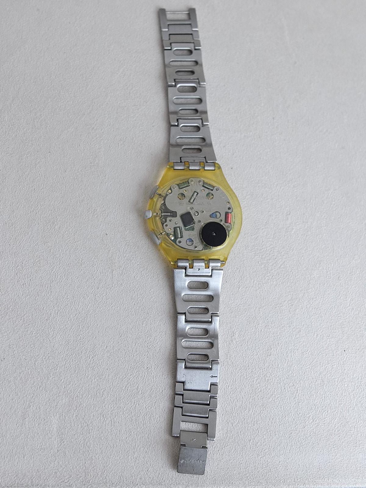 Vintage Swatch Chronograph Flatzone Watch SUYK 100G Yellow 38mm 