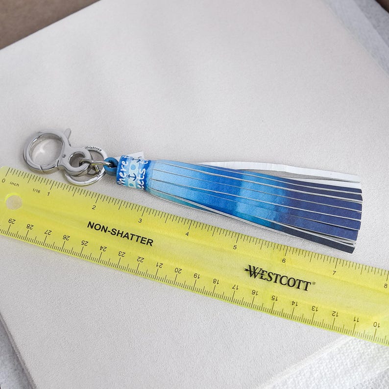 Portachiavi con nappa Brighton Sea Meets Sky: ciondolo per borsa in similpelle blu immagine 4