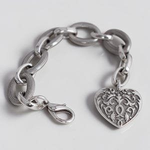 Brighton Cordoba Chunky Heart Charm Bracelet Textured Chain Links 8 Inch image 2