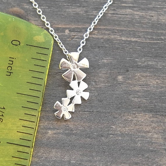Sterling Silver 925 Three Tiny Daisy Flowers Pend… - image 5
