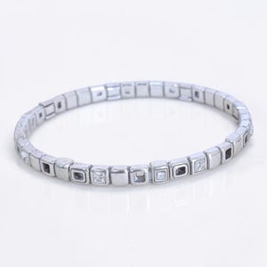 Bracciale rigido Brighton Times Square in argento con cristalli, sottile e impilabile, 2,5 pollici immagine 2