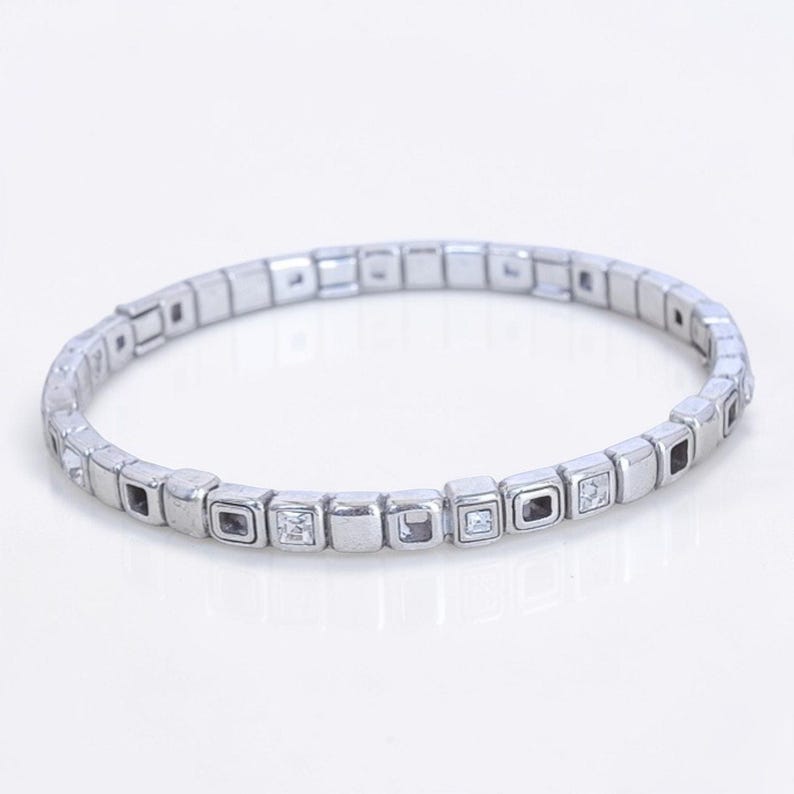 Bracciale rigido Brighton Times Square in argento con cristalli, sottile e impilabile, 2,5 pollici immagine 2