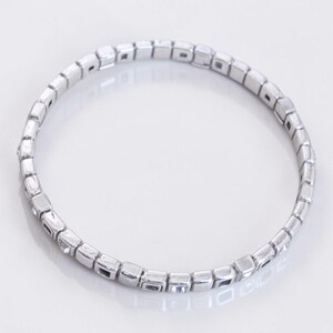 Bracciale rigido Brighton Times Square in argento con cristalli, sottile e impilabile, 2,5 pollici immagine 3