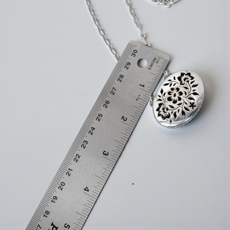 Brighton Cutout Flower Filigree Oval Pendant Necklace Textured Chain Retired image 4