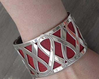 Bracelet manchette Christo « Wear Red » large ajouré en ruban rouge/marron