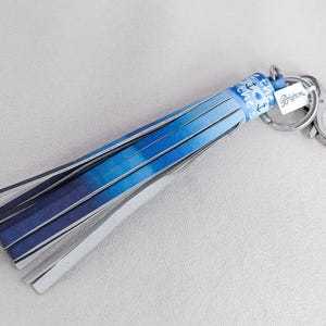 Portachiavi con nappa Brighton Sea Meets Sky: ciondolo per borsa in similpelle blu immagine 2