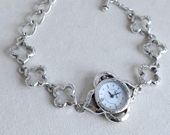 Brighton Bilbao Vintage Watch Silver Plated Hammered Finish Rhinestone Accents Toggle Clasp 7-9" Working