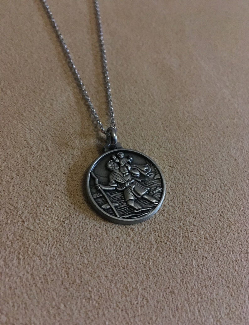 Colgante San Cristóbal Netflix Oscuro Collar Religioso Medalla San Cristóbal Patrón de los Viajeros Santo imagen 5