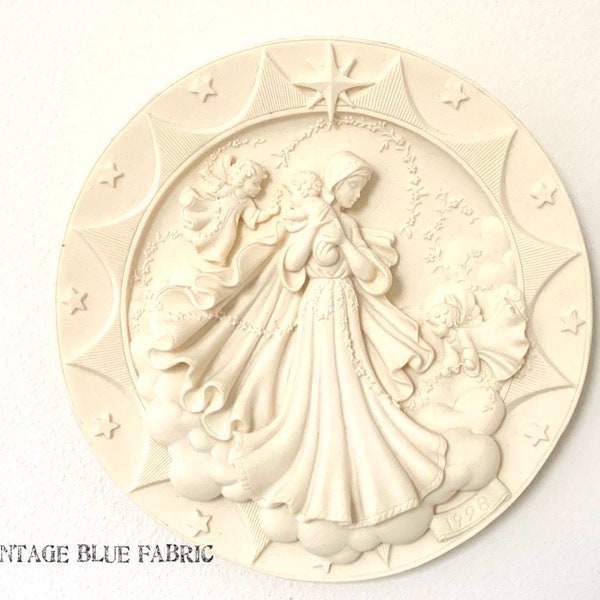 Vintage The Roman Millennium Series Limited Edition To 1998 “Rejoice” Sculpture Plate, 3D Collectible FARO Italian Plate