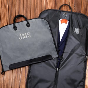 Personalisierte wasserdichte Kleidersack, Monogramm Anzug Tasche, Ledergriff Kleidersack, Vater des Bräutigams, Trauzeugen Geschenk benutzerdefinierte Name Anzug Tasche