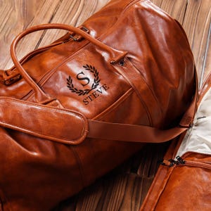 Housse de protection en cuir personnalisée, housse de transport étanche pour les voyages d&#39;affaires, housse de costume en cuir pour homme, cadeau pour homme