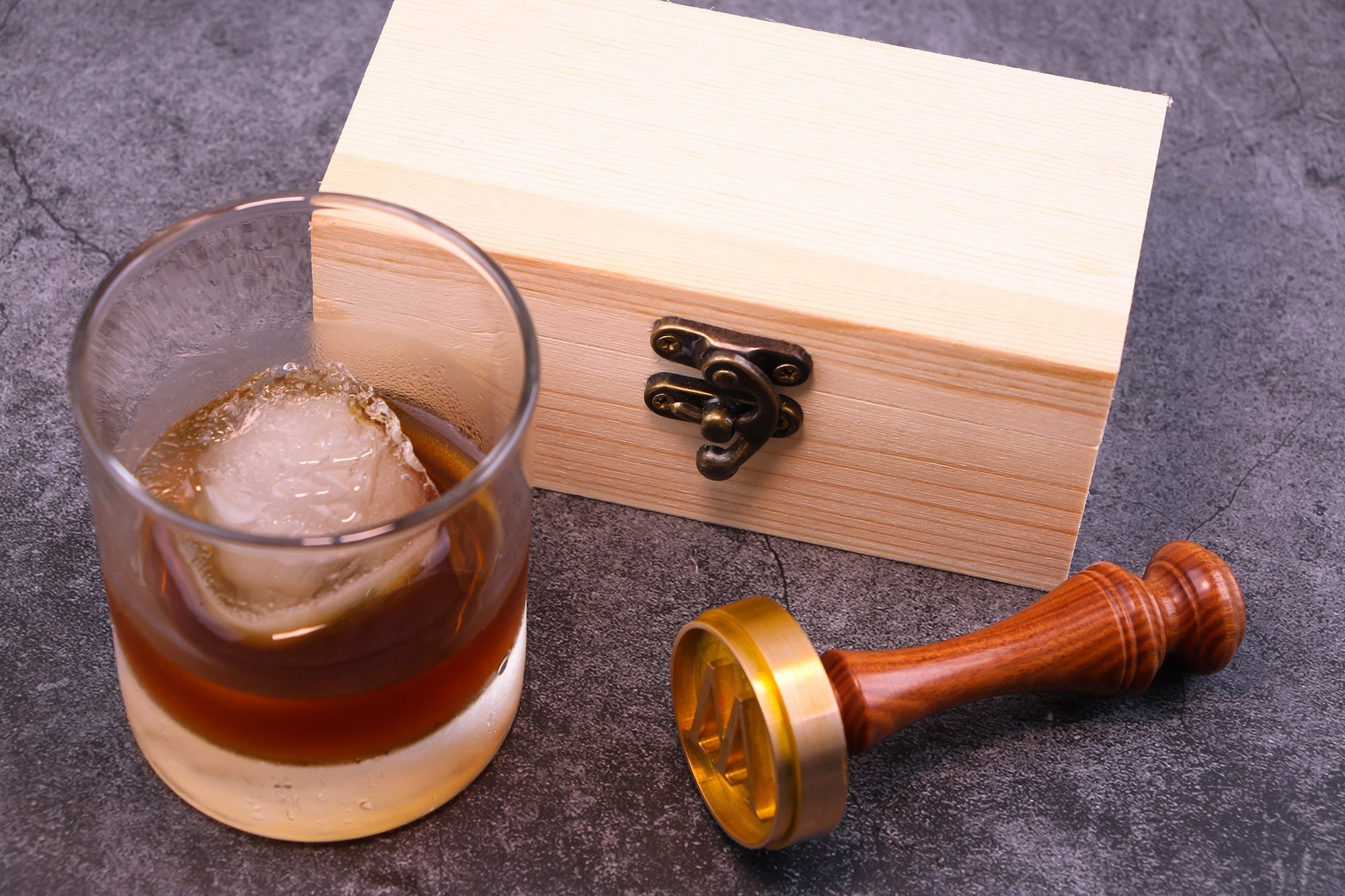 Ice Cube Embossing Imprinting Tray – The Whiskey Ball