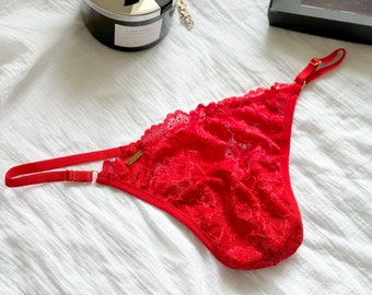 String doux en dentelle rouge pour hommes