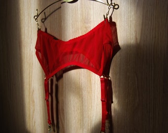 Red mesh suspender belt