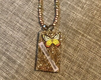 Naszyjnik z motylem, ręcznie robiony, z motywem kultywowania życzliwości