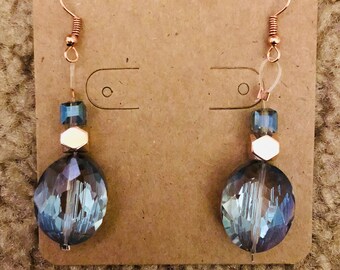 Lśniące owalne kolczyki w kolorze niebieskim i różowego złota