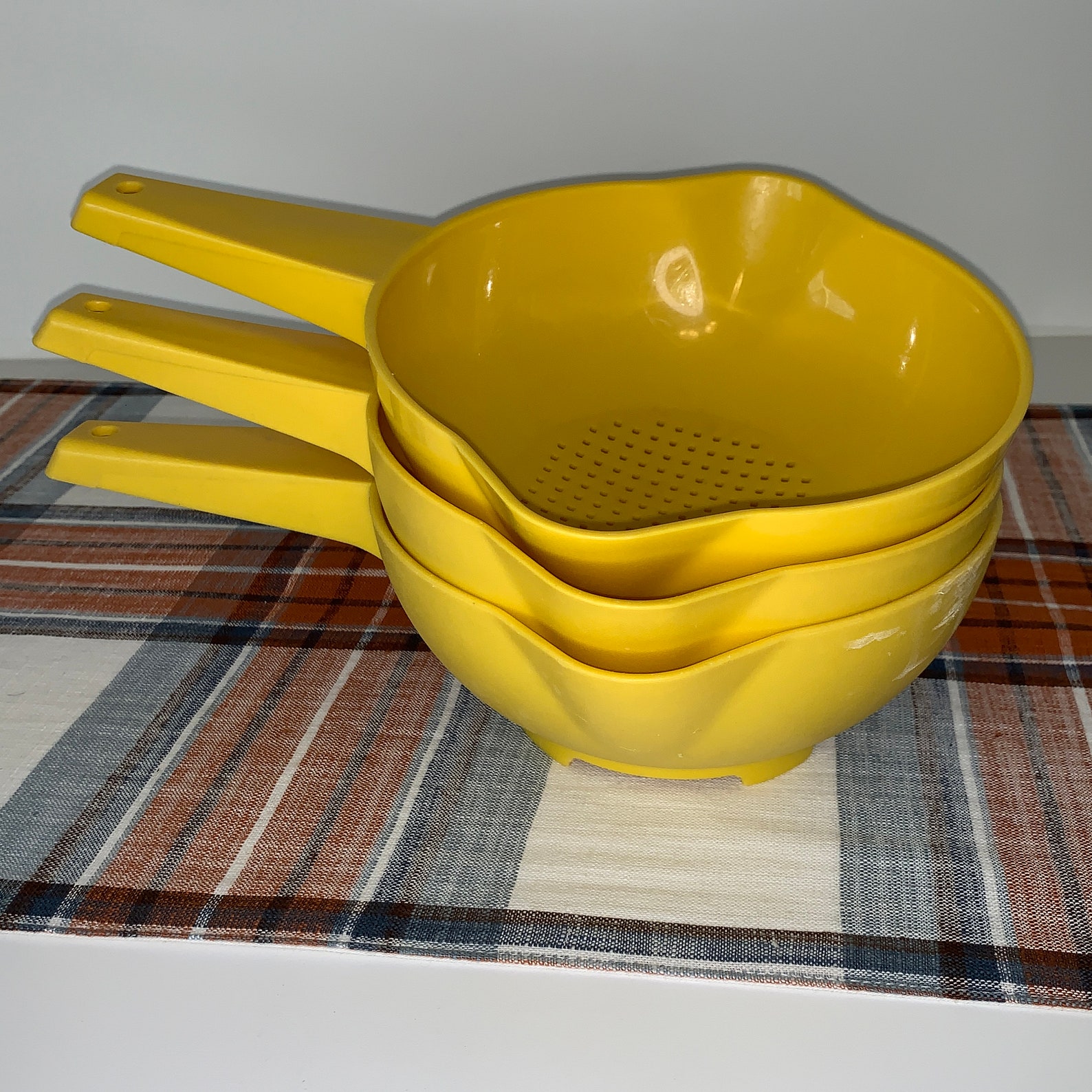 Vintage Tupperware Yellow Strainer 1 Quart 1200 Colander Etsy