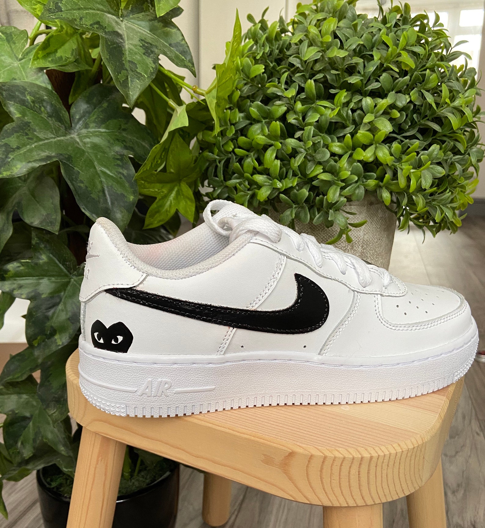 Nike Mens Air Max Invigor Running Shoes - Black/White - Tennisnuts.com