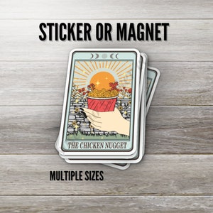 Sticker ou aimant pour carte de tarot The Chicken Nugget, plusieurs tailles, résistant à l'eau, résistant aux UV, tarot drôle, diseuse de bonne aventure, cadeau astrologie