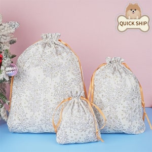 White Pine Tree Gift Bag, Winter Gift Bags, Drawstring Storage Bag, Fabric Gift Tote, Premium Quality Cotton Bag, Birthday Wedding Bag Gifts