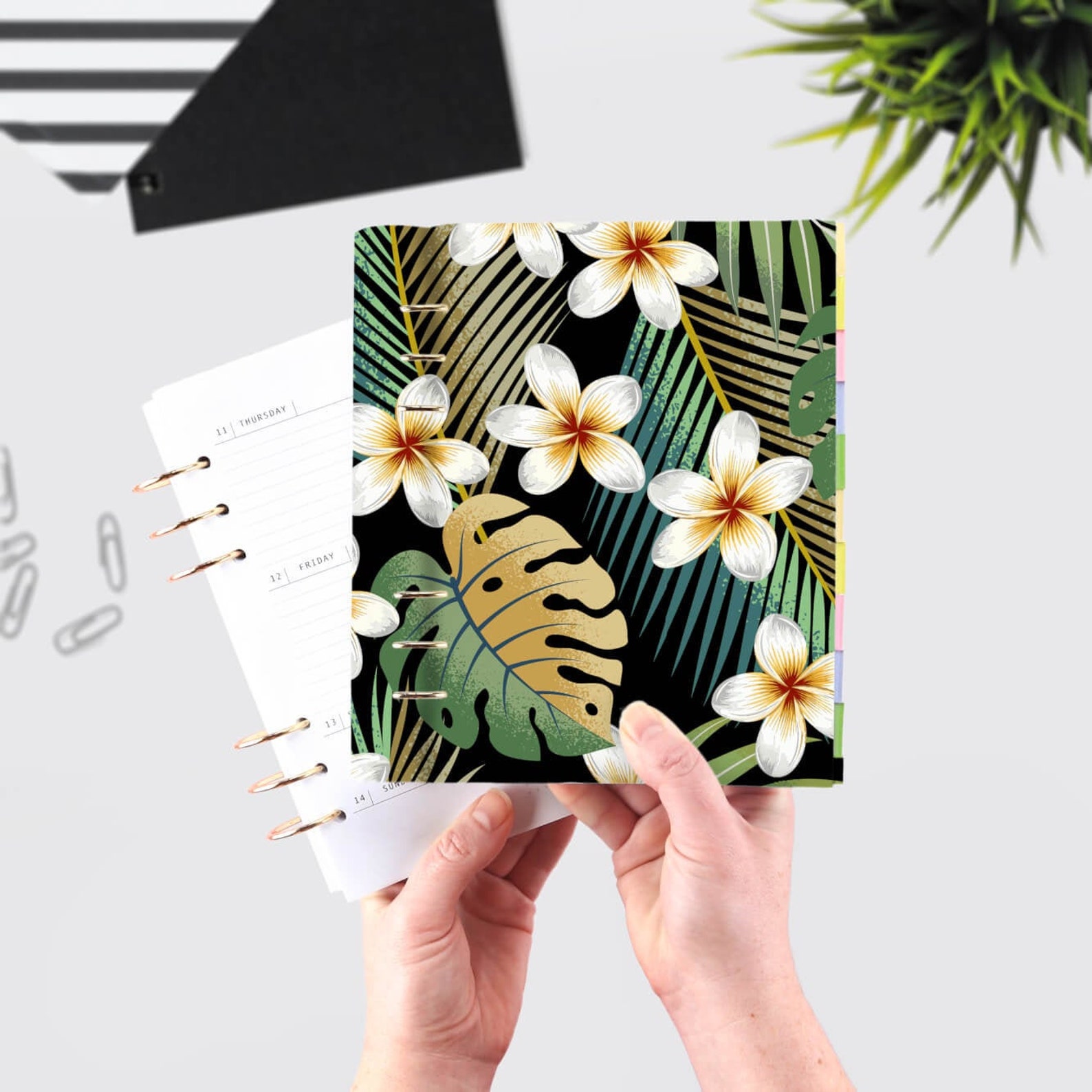 Ring planner with tropical cover is a perfect gift for someone going to hawaii