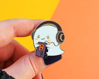 Ghost Enamel Pin, Cute Halloween Pin, Retro Ghost Pin, Accessoire en émail de musique des années 80 des années 90, Épingle en émail Kawaii, Épingle Spooky, Épingle en émail Ghoul