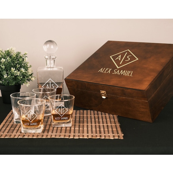Personalized Whiskey Decanter Set with Wooden Box, Groomsmen gift, Dad Gift, Engraved  Decanter Sets with Scotch, Valentine's Day