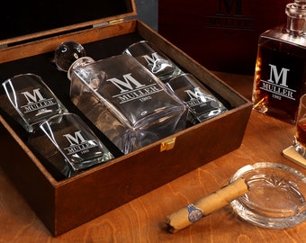 Personalized Whiskey Decanter Set with Wooden Box, Groomsmen Gift, Engraved Decanter Sets with Scotch, Valentine's Day, Boyfriend Gifts