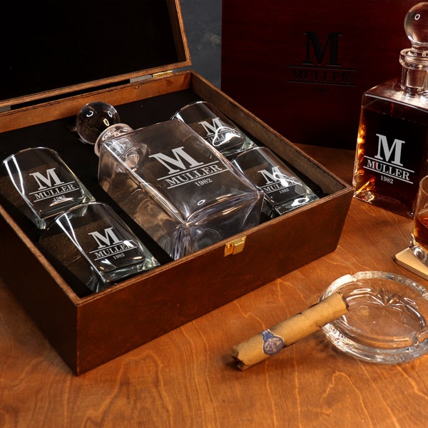 Personalized Whiskey Decanter Set with Wooden Box, Groomsmen Gift, Engraved Decanter Sets with Scotch, Valentine's Day, Boyfriend Gifts