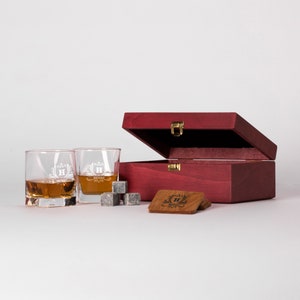Whiskey Glasses with Wooden Box, Personalized Engraved Whiskey Glasses, Anniversary Gifts for Husband, Monogrammed Whiskey Glasses Maun