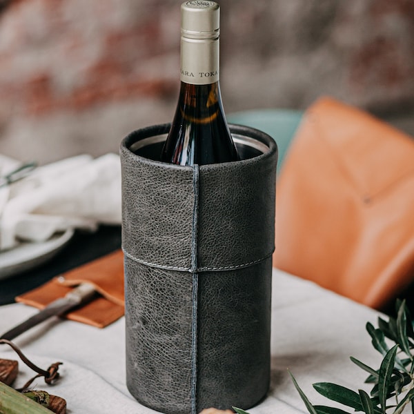 Leather Wine Bottle Cooler / wine chiller in Premium Quality Italian Buffalo Leather. Luxury Leather table decor, Handcrafted in Holland.