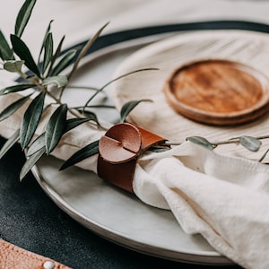 Leder-Serviettenringe | Luxus-Tischdekor | Geschenkidee Männer | Luxus Leder Wohnkultur | Leder Geschenkidee | Hochwertiges Leder Geschirr