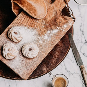 Premium Quality Buffalo Leather Oven Mitt for use with Oven, Stove, Fireplace or BBQ. This Luxury Leather Gift for men is made in Holland. image 3