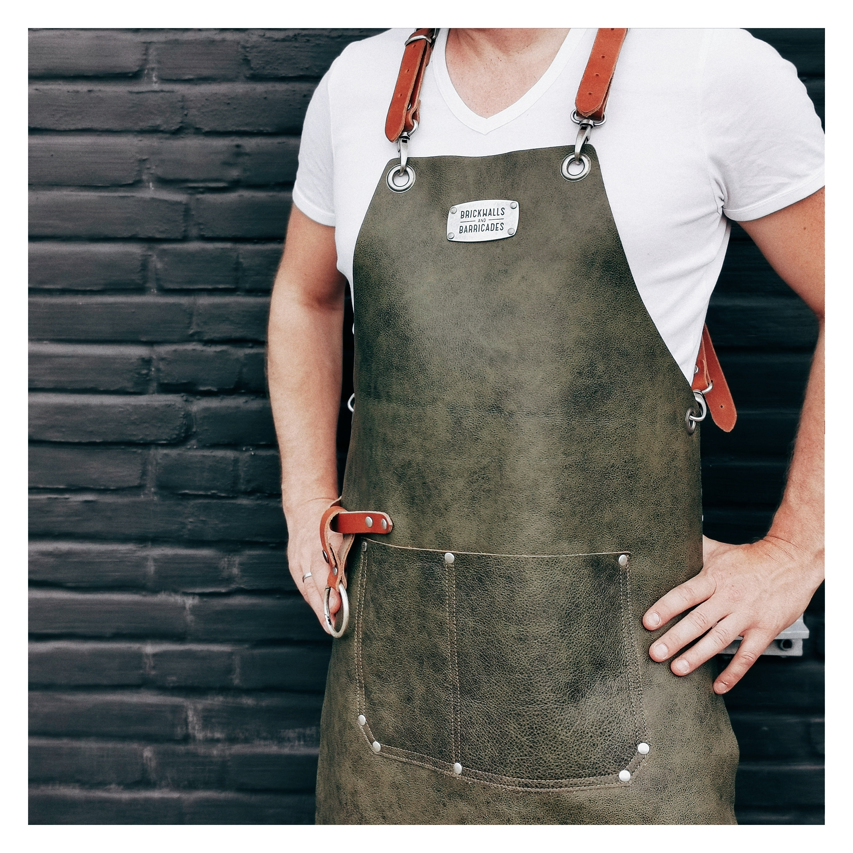 100% Stain-free Leather Apron With Comfortable Cross-back