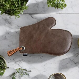Premium Full Grain Buffalo Leather Oven Mitt - Brown & Tan - Handcrafted in Holland
