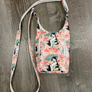 Mulan inspired large water bottles carrier