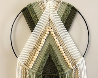 Green Yarn Hoop Wall Hanging: Modern Boho Decor