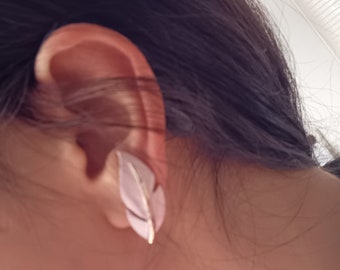 Clip oorbellen roze veer. Vintage oorbellen geen piercing. goud met roze clip op oorbellen vintage mode accessoires