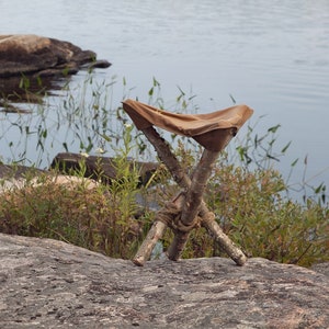 Oilskin Tripod Seat, Handmade and Artisanal by Bushcraft Spain