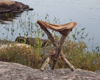 Oilskin Tripod Seat, Handmade and Artisanal by Bushcraft Spain