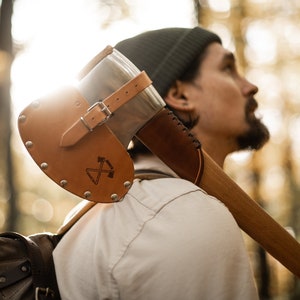 Hache basque Jauregi - Haches artisanales en acier au carbone forgé à la main pour la foresterie, le bushcraft et le camping | Hache d'artisan, avec étui et protection