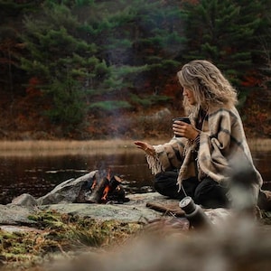 100% Shetland Wool Poncho - Loomed artisanally in Spain, a handmade garment for winter, bushcraft, camping or a special gift for all