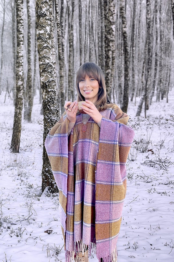 100% Shetland Wool Poncho - Loomed Artisanally in Spain, A Handmade Garment for Winter, Bushcraft, Camping or A Special Gift for All