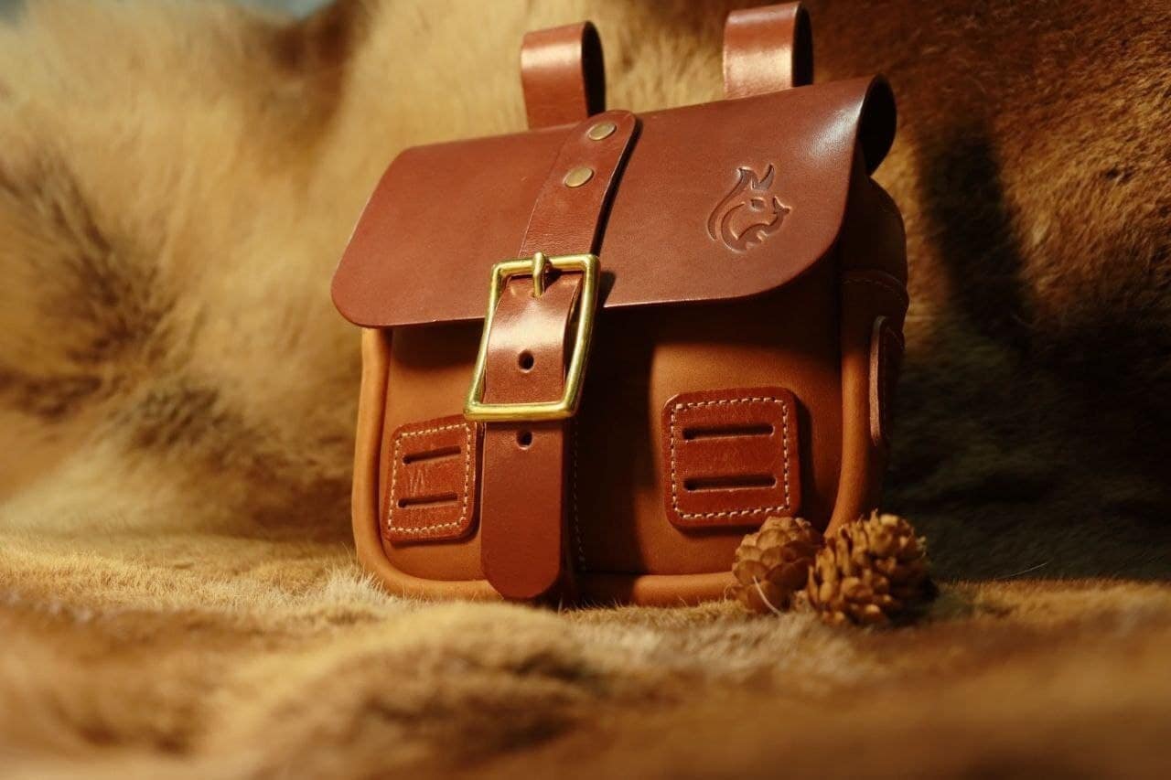 DEWALT Pochette et ceinture en cuir Oil Tan | Home Depot Canada