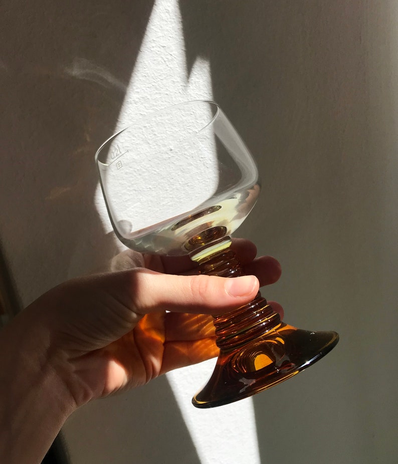 wine glasses with amber beehive stems