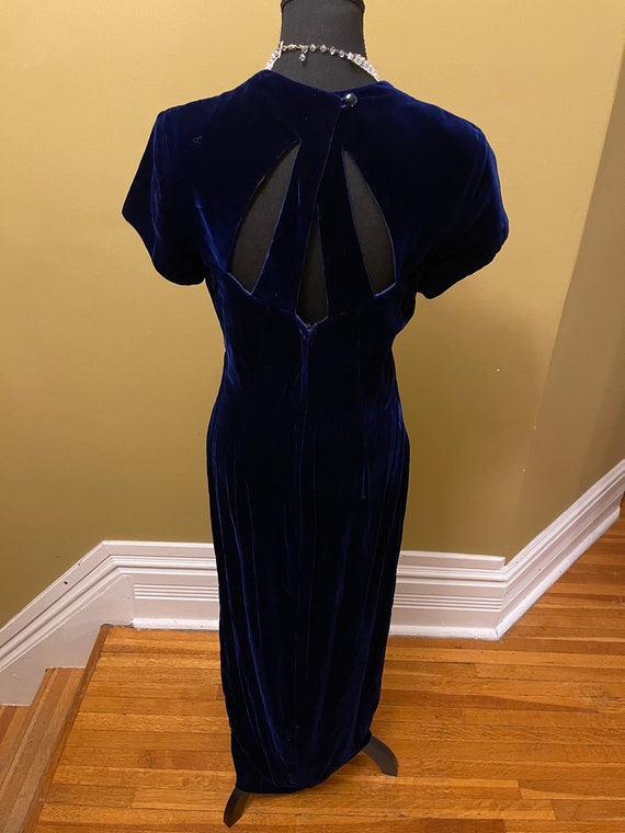 90s does 40s velvet column dress - image 5