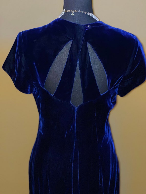 90s does 40s velvet column dress - image 3