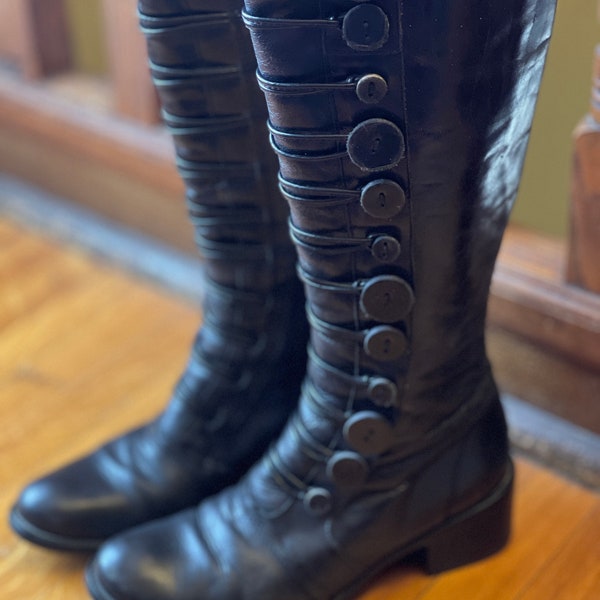 Black leather boots size 6