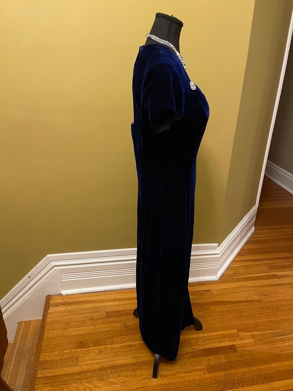 90s does 40s velvet column dress - image 4