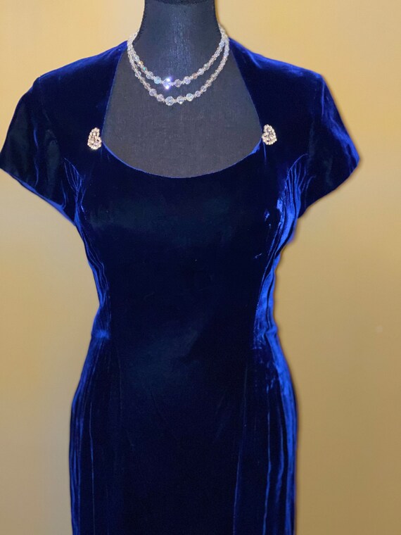 90s does 40s velvet column dress - image 2